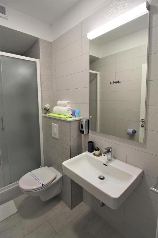 Apartmani Adria 2 Baška Voda Exterior foto