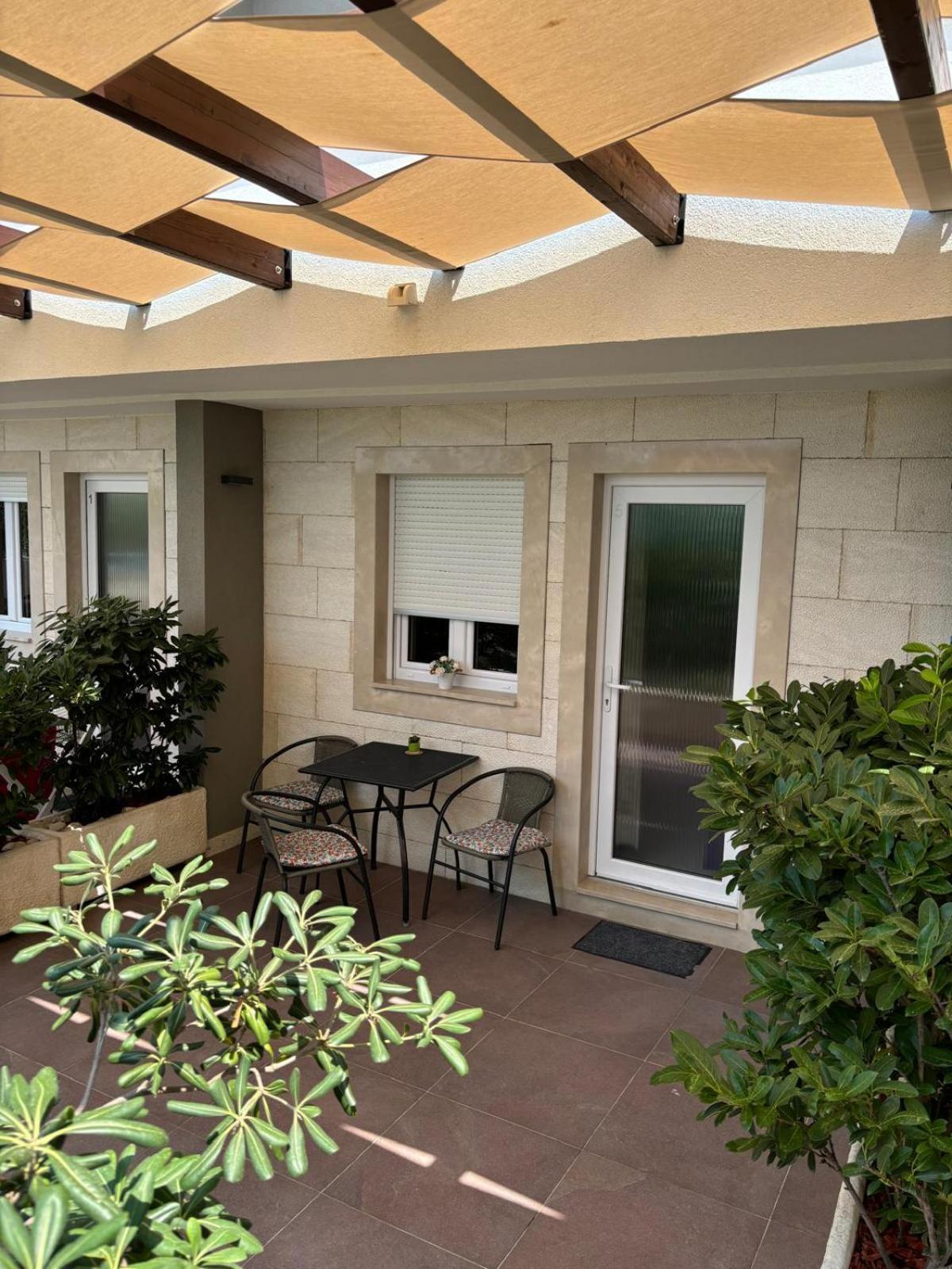 Apartmani Adria 2 Baška Voda Exterior foto