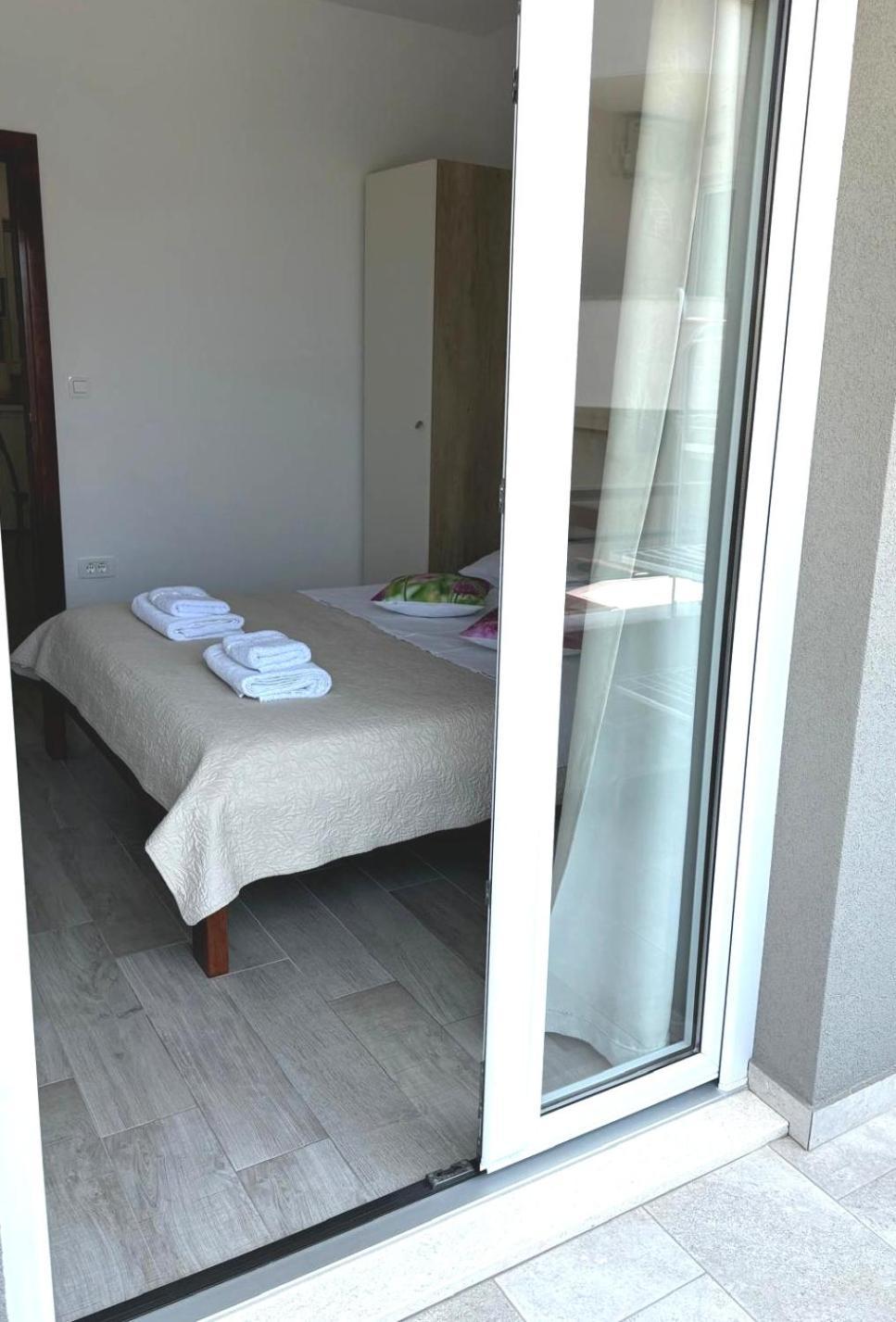 Apartmani Adria 2 Baška Voda Exterior foto