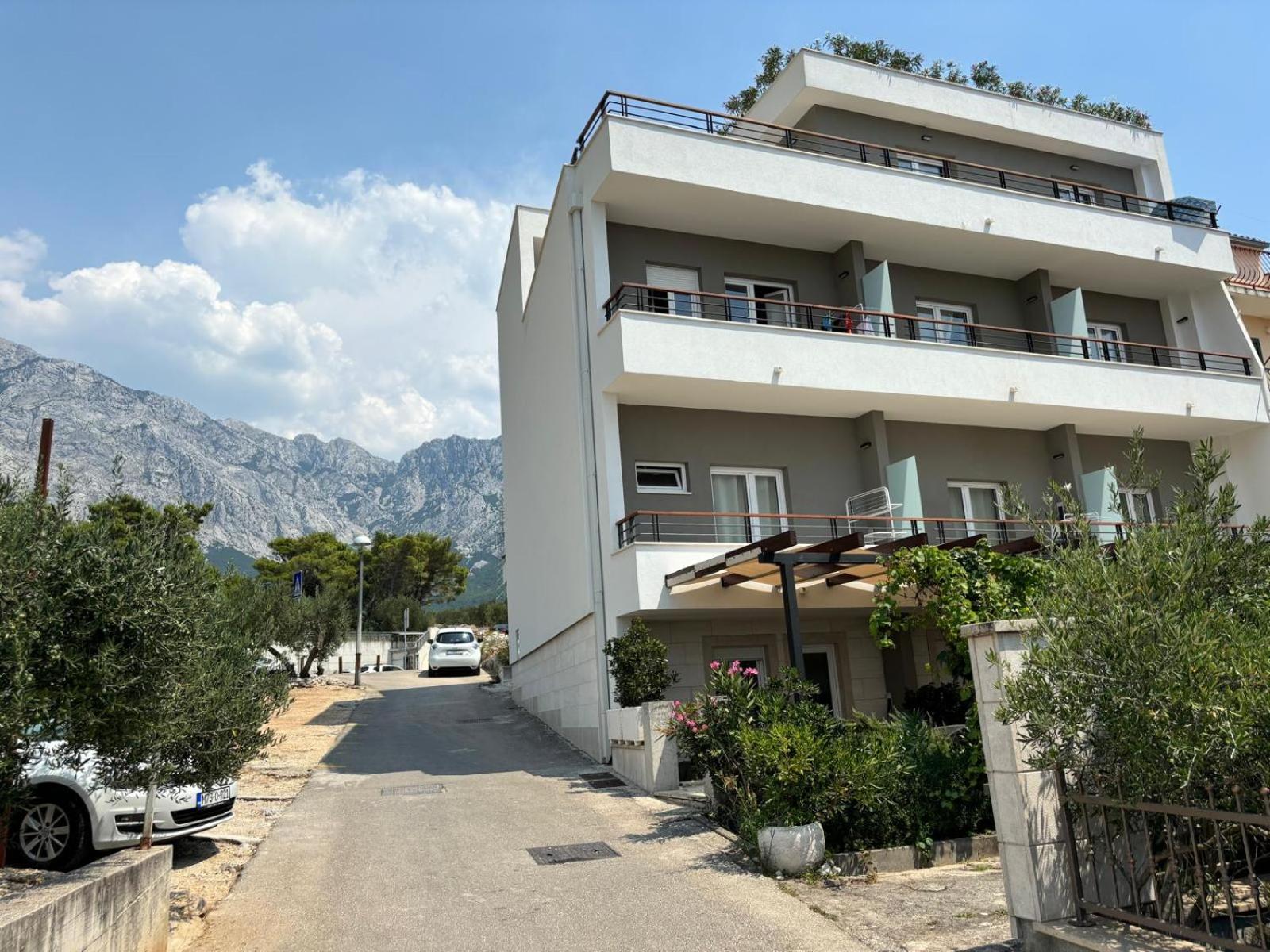 Apartmani Adria 2 Baška Voda Exterior foto